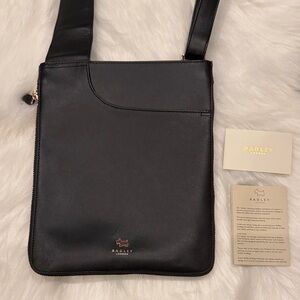RADLEY LONDON Sleek Black Crossbody Bag